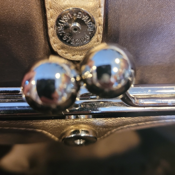 Coach purse - Picture 4 of 7